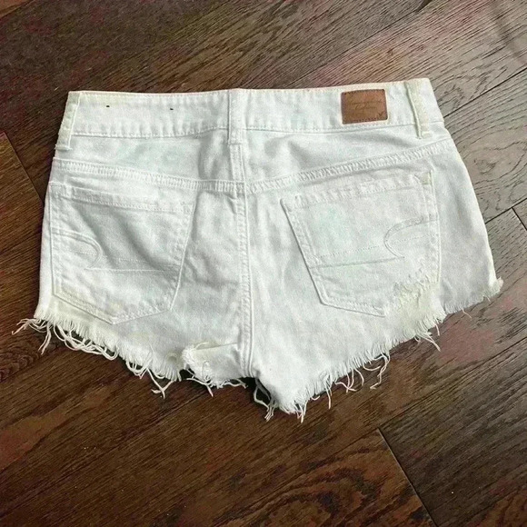 American Eagle Outfitters White Floral Embroidered Stretch Jean Short shorts  0 - Picture 9 of 11